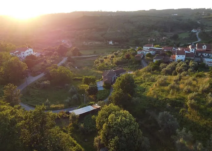 Yellow House - Casa Amarela オリヴェイラ・ド・オスピタル