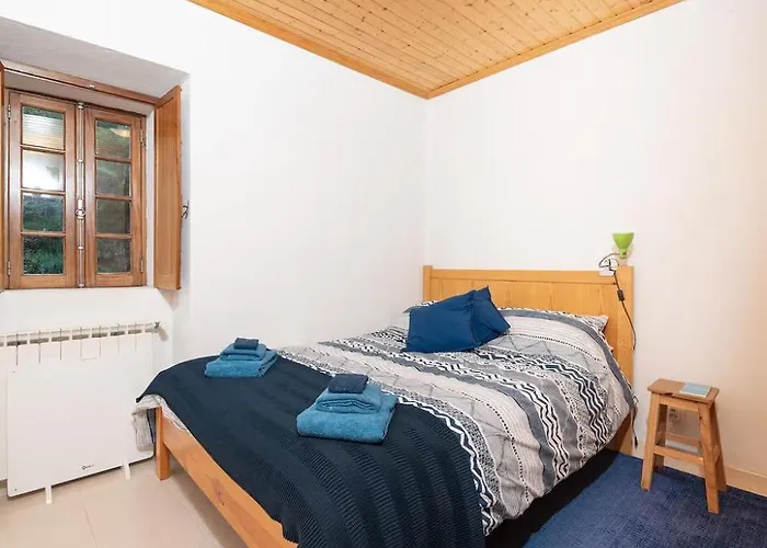 ゲストハウス Yellow House - Casa Amarela オリヴェイラ・ド・オスピタル